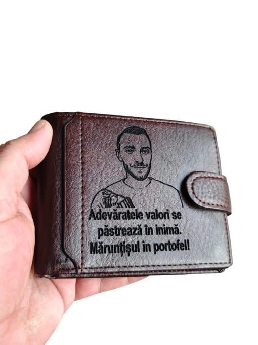 portofel maro cu capsa se pastreaza in inima