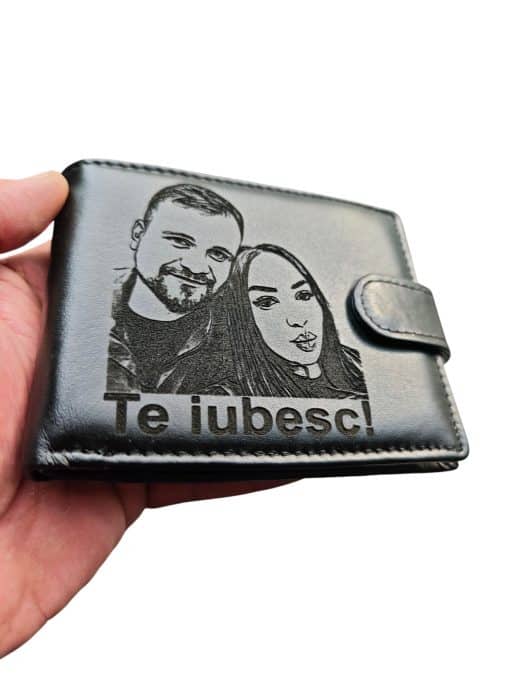 cadou pentru el portofel negru cu capsa Te iubesc