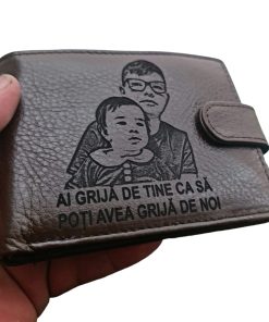 Portofel gravat piele naturala maro Ai grija de tine!