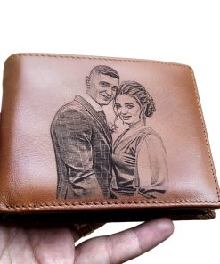 Portofel maro coniac fara capsa personalizat din piele naturala cu poza!