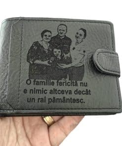 portofel negru cu capsa O familie Fericita