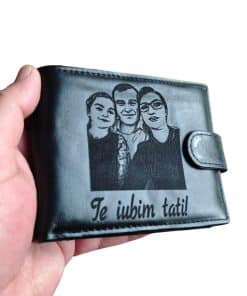 portofel negru cu poza si text Te iubim tati