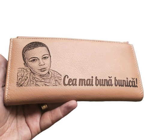 Portofel dama personalizat piele naturala cream.Cea mai buna bunica!