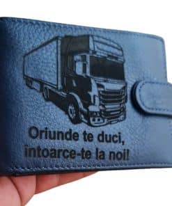 portofel albastru cu capsa  Camion si text