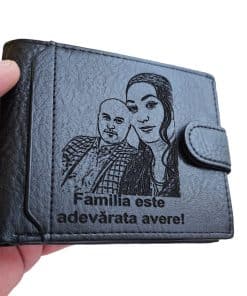Portfofel negru cu capsa Familia ese Adevarata Avere
