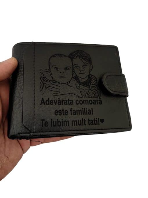 portofel negru cu capsa Adevarata Comoara Este Familia Ta