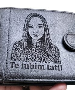 portofel negru cu capsa Te Iubim Tati.