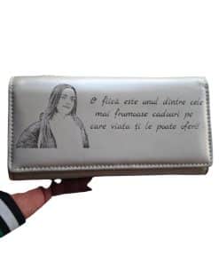 portofel cu poza si text  dama beige Fiica