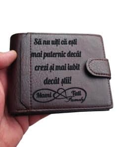 portofel personalizat cu text maro cu capsa