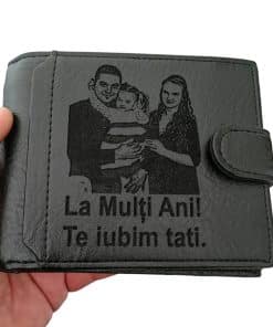 portofel personalizat negru cu capsa  La multi ani Te iubim Tati