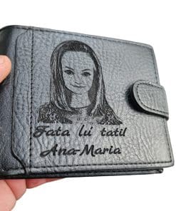 portofel gravat negru cu capsa Fata lui tati!