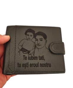 portofel personalizat cu poza si text negru eroul noastru