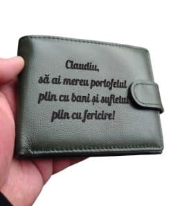 portofel verde cu capsa piele naturala plin cu bani