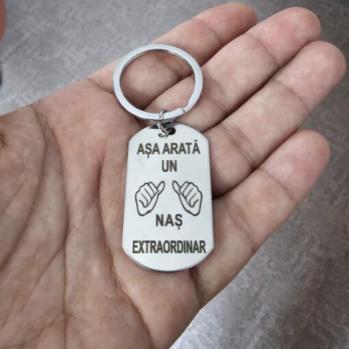 breloc personalizat nas extraordinar