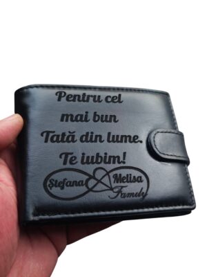 portofel cu text negru cu capsa Tata