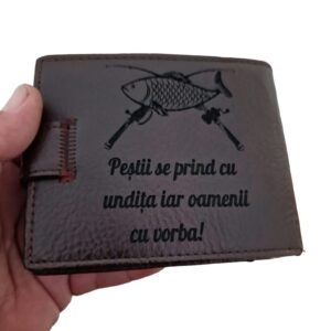 portofel maro cu capsa Pestii se prind cu undita