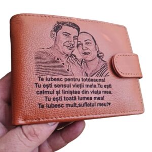 Portofel personalizat din piele naturala maro coniac Te iubesc