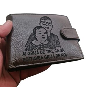 Portofel gravat piele naturala maro Ai grija de tine!