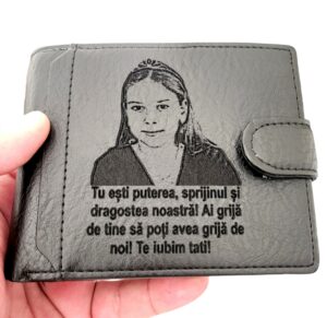 Portofel negru personalizat cu capsa Tu esti puterea noastra