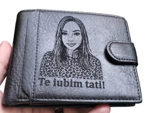 portofel negru cu capsa Te Iubim Tati.