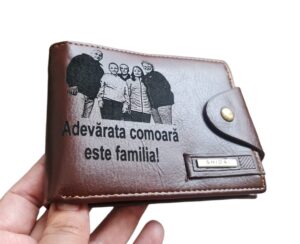 Portofel Personalizat 'Adevarata comoara este familia', barbati, piele, cu capsa, maro