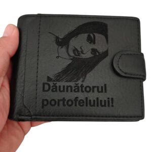 portofel negru cu capsa daunatorul
