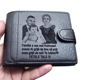portofel negru cu capsa Familia e cea mai Frumoasa
